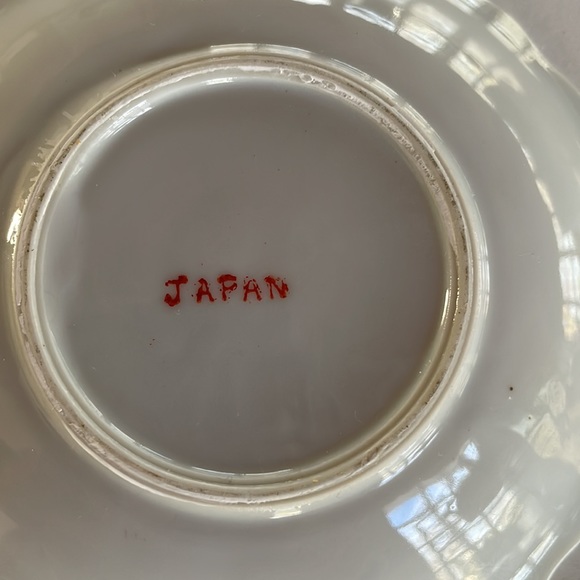 VTG Set of Iridescent Demitasse Cups & Saucers - Picture 3 of 8